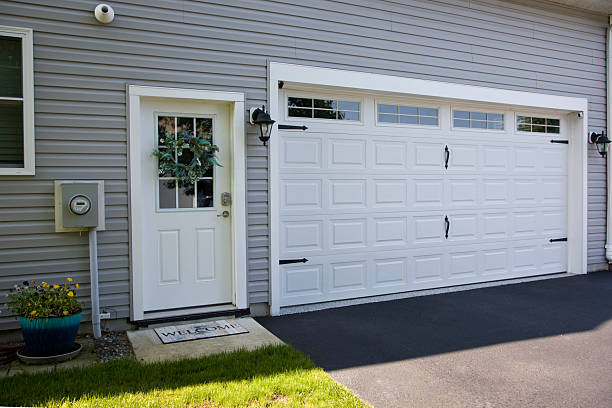 24/7 Emergency Garage Door Panel Replacement experts in Black Creek, WI